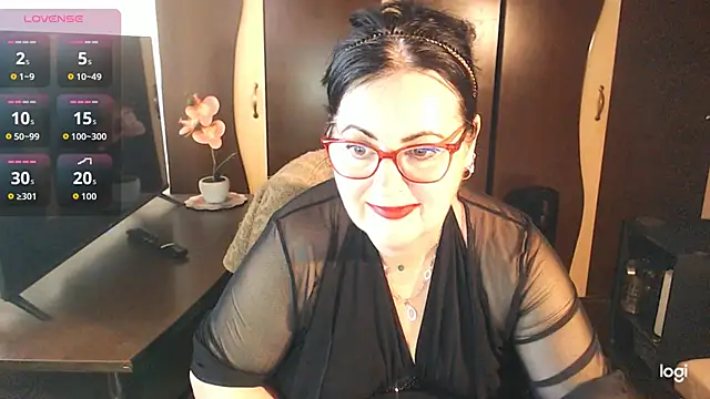 exiMIlf online show from June 8, 10:48 am