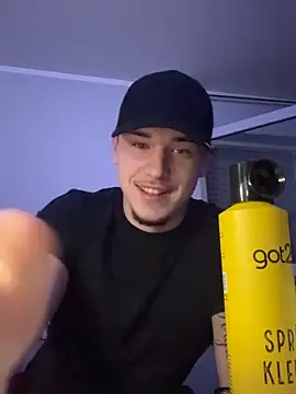 Snapshot of yourboydze chatting on February 12, 9:54 pm yourboydze online show from February 12, 9:54 pm