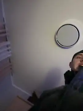 Snapshot of yourboydze chatting on February 13, 10:06 pm yourboydze online show from February 13, 10:06 pm