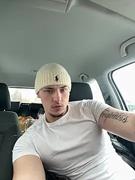 Snapshot of yourboydze chatting on February 19, 8:21 am yourboydze online show from February 19, 8:21 am