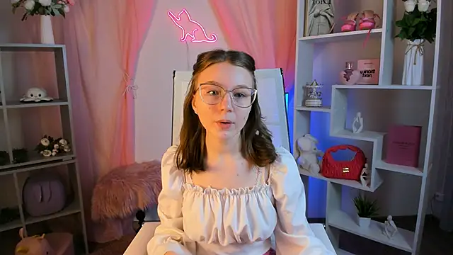 ElliFrankenweenie online show from March 9, 9:24 am