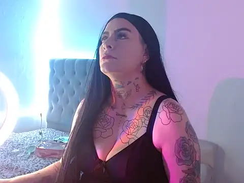 mia vantt online show from February 16, 7:10 pm