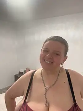 Laura-Loveyou online show from April 3, 6:28 pm