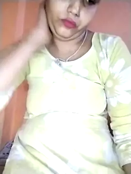 Snapshot of Nency_Love143 chatting on May 11, 8:28 pm Nency Love143 online show from May 11, 8:28 pm
