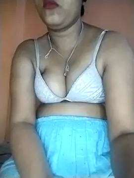 Snapshot of Nency_Love143 chatting on May 12, 6:38 pm Nency Love143 online show from May 12, 6:38 pm