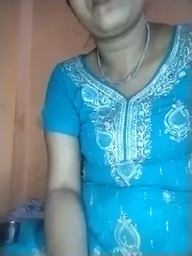 Snapshot of Nency_Love143 chatting on May 13, 6:49 pm Nency Love143 online show from May 13, 6:49 pm