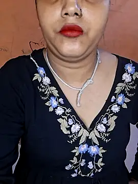 Snapshot of Nency_Love143 chatting on June 6, 6:34 pm Nency Love143 online show from June 6, 6:34 pm