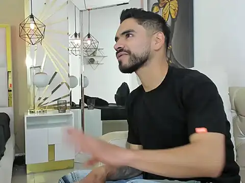 Snapshot of HotPulse_vc chatting on March 14, 12:43 pm HotPulse vc online show from March 14, 12:43 pm