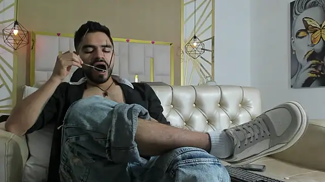 Snapshot of HotPulse_vc chatting on March 20, 2:55 pm HotPulse vc online show from March 20, 2:55 pm