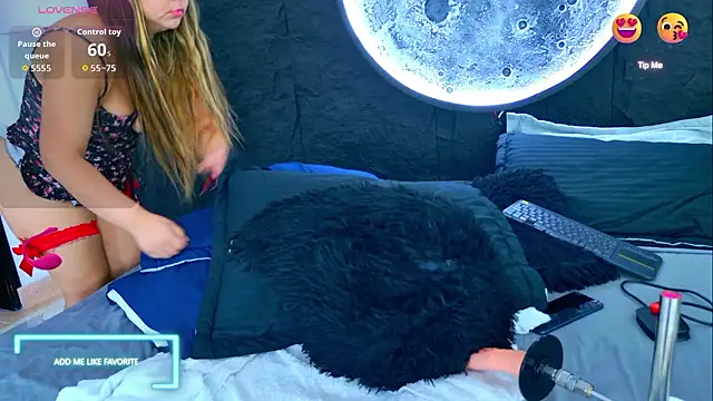 MaddissonWhite online show from March 12, 8:48 pm