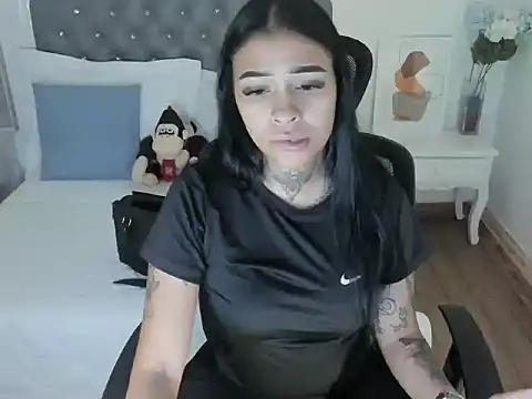 Aisha Haddad online show from May 1, 2:10 pm