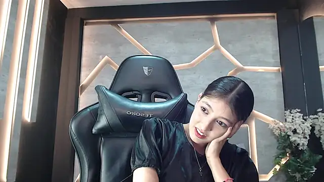 SinLickerr online show from March 4, 1:06 pm