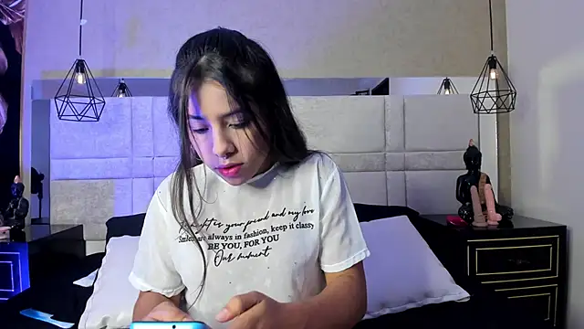 CloheBell online show from April 26, 11:13 pm
