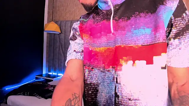 NoaahTylor online show from February 28, 7:48 pm