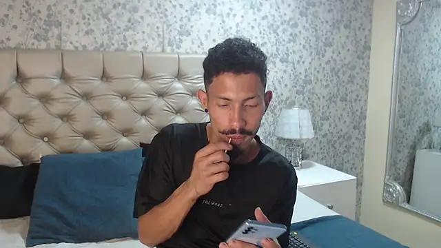 NoaahTylor online show from March 18, 8:34 pm