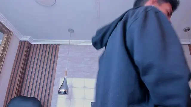 NoaahTylor online show from June 11, 4:21 am