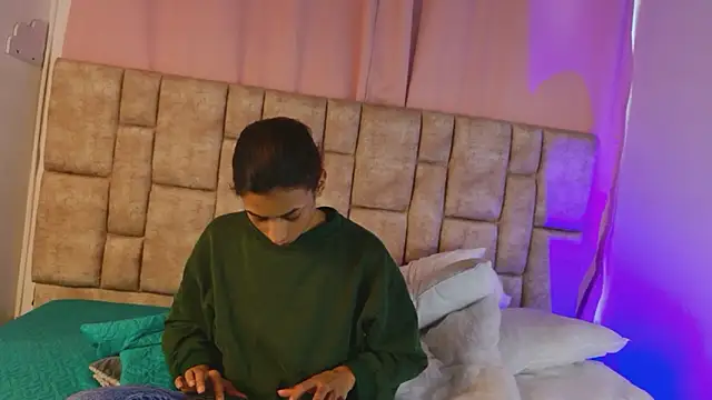 MelanyStone  online show from March 15, 1:39 pm