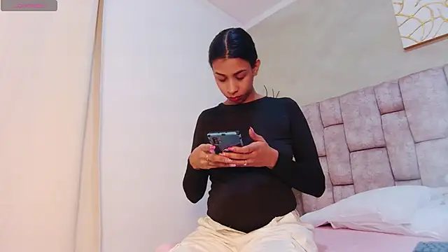 Snapshot of MelanyStone_ chatting on May 4, 1:07 pm MelanyStone online show from May 4, 1:07 pm