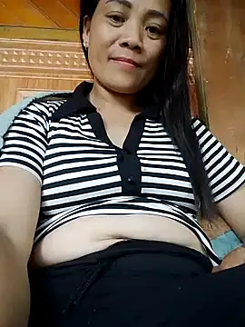 molly-xx online show from June 16, 7:33 am