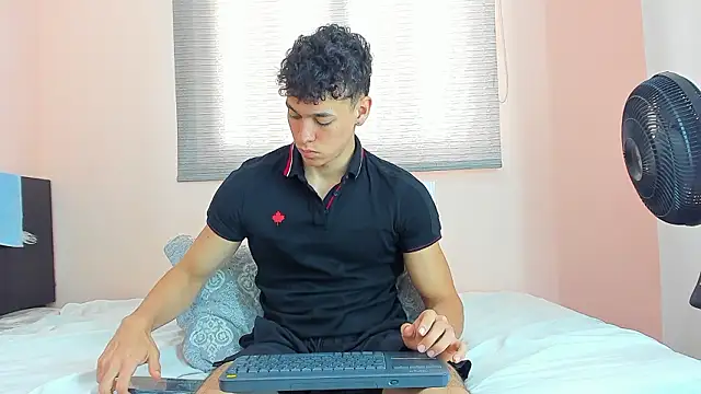 Muscle  Myke online show from March 8, 1:04 pm