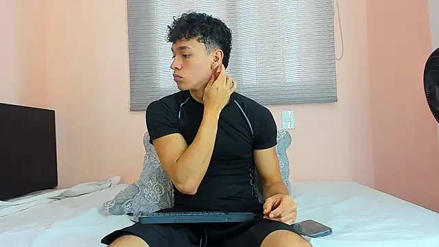 Muscle  Myke online show from March 10, 12:43 pm