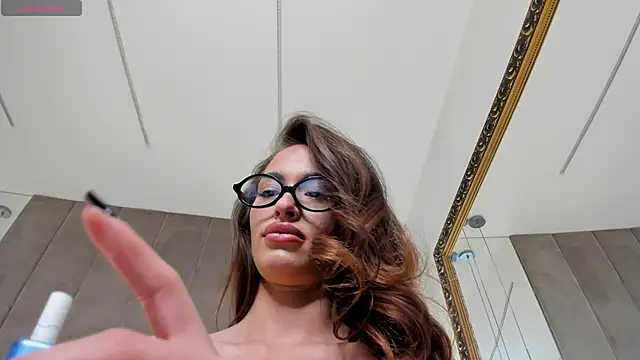 EvaK  online show from March 4, 5:35 am