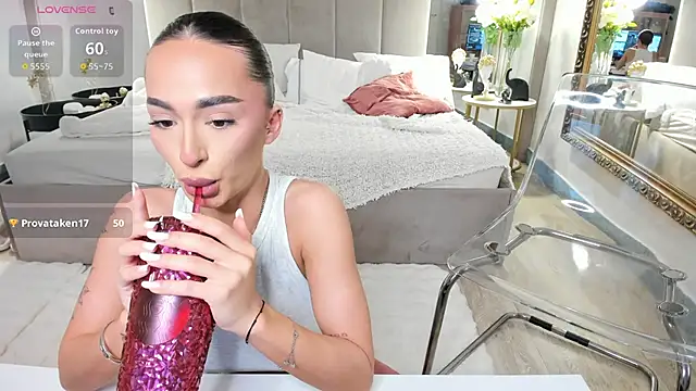 EvaK  online show from March 18, 5:43 am