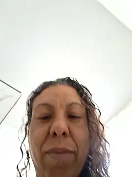 Snapshot of MunchMe4 chatting on February 15, 10:28 pm MunchMe4 online show from February 15, 10:28 pm