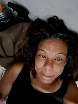 Snapshot of MunchMe4 chatting on March 28, 11:10 am MunchMe4 online show from March 28, 11:10 am