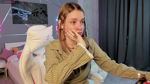 Snapshot of naomi_reiss chatting on July 21, 11:29 pm naomi reiss online show from July 21, 11:29 pm