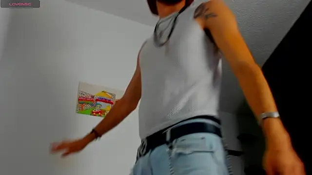 LovexJuxn8 online show from February 11, 4:01 pm