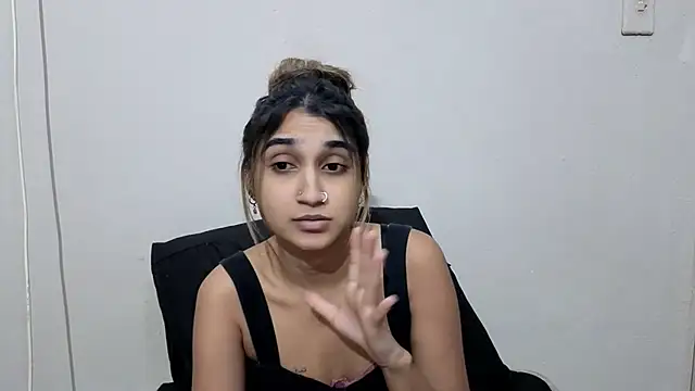 Snapshot of Amber_Rose06 chatting on May 24, 5:23 am Amber Rose06 online show from May 24, 5:23 am