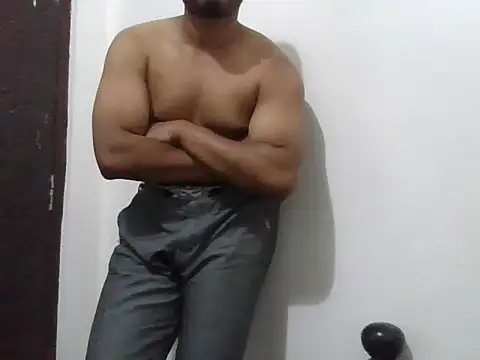 Snapshot of muscledad111 chatting on February 21, 5:14 pm muscledad111 online show from February 21, 5:14 pm