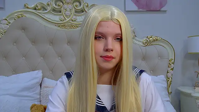 HallyBradley online show from March 12, 5:19 pm