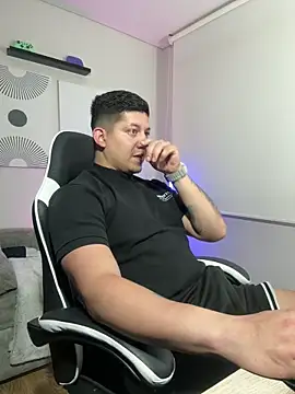  robertobaggioo online show from February 21, 9:21 am