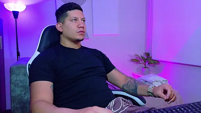  robertobaggioo online show from July 25, 12:25 pm
