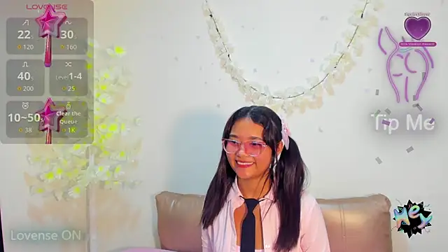 Mariana toress online show from May 1, 8:13 pm
