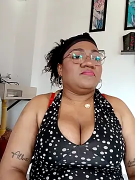 honey-suckle online show from March 11, 5:30 pm