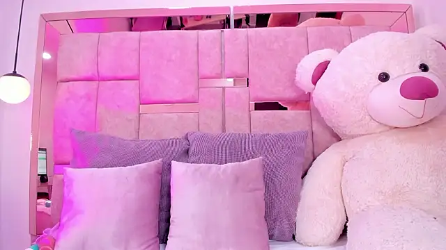 ween sheng  online show from February 26, 5:12 pm