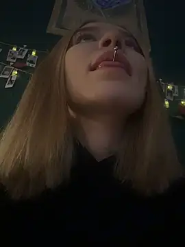 MilliDoll online show from March 18, 9:40 pm