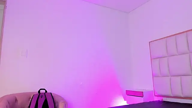 Violetta-foxx online show from May 5, 7:44 pm