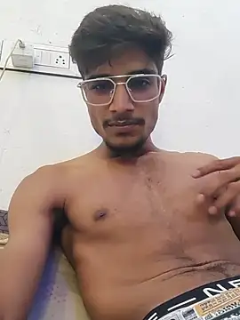 Snapshot of kaushikhotty chatting on June 13, 9:07 am kaushikhotty online show from June 13, 9:07 am