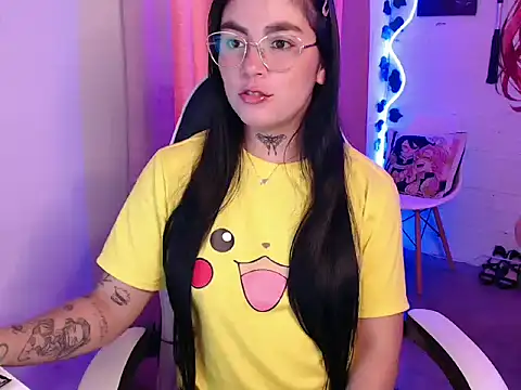 JanineRae online show from February 19, 6:15 pm