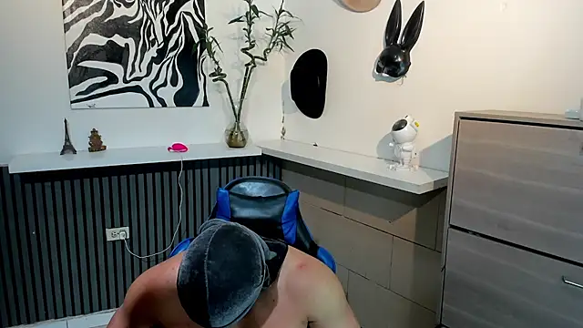 BENEDIICK online show from March 15, 6:25 pm