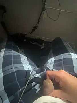 awesomemilkss online show from June 17, 3:09 am