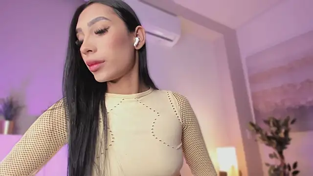  victoria lee online show from August 3, 12:10 pm