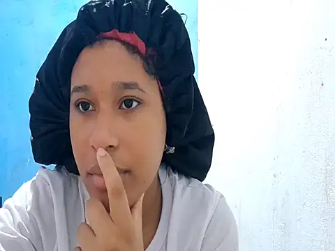 MadelynStamant online show from March 9, 12:20 pm