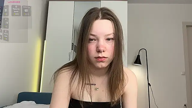 Snapshot of callmem1a chatting on March 5, 4:30 am callmem1a online show from March 5, 4:30 am