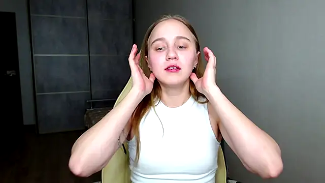 christimontero online show from March 11, 5:08 pm