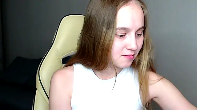 christimontero online show from March 12, 5:08 pm